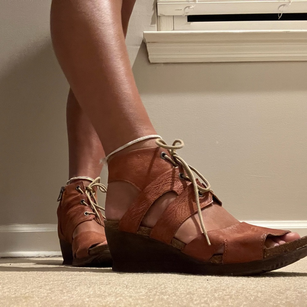 Women’s LEATHER wedge shoes